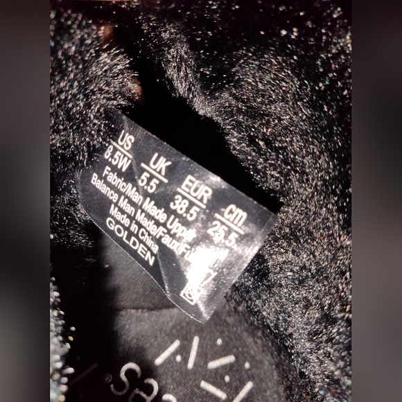 Bzees (Size 8.5W) Black/Red Plaid Pattern Faux Fur Lined Slip-on Golden Sneakers - Picture 2 of 13